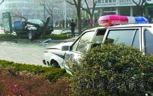 山东泰安两疑犯开枪袭警致3人殉职6人受伤