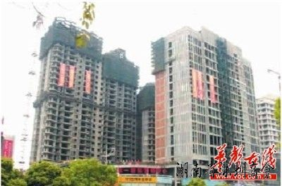 原湖南省人大代表涉黑被起诉 曾率人犯25宗大案