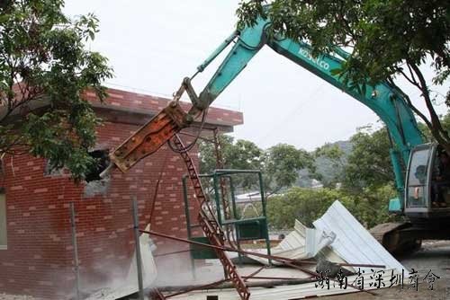 广州耗千万亚运建筑遭强拆 市长亲自“督战”