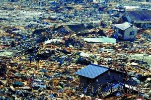 9级强震致2100人亡2万人失踪(组图)