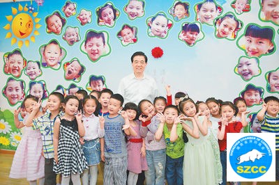 胡锦涛:让每个孩子都有幸福童年(图)