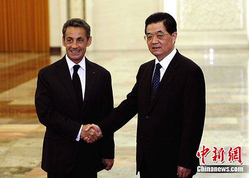 8月25日,中国国家主席胡锦涛在北京人民大会堂会见法国总统萨科齐。 8月25日,中国国家主席胡锦涛在北京人民大会堂会见法国总统萨科齐。