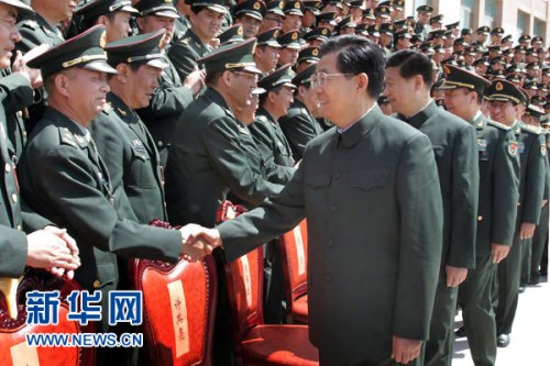 胡锦涛会见北京军区第十次党代会代表(图)